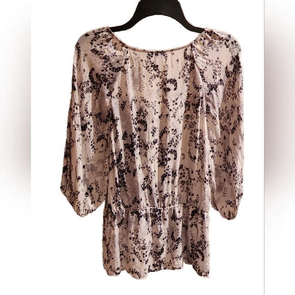 Women's Banana Republic 100% Silk Floral Blouse- Medium - Picture 2 of 6